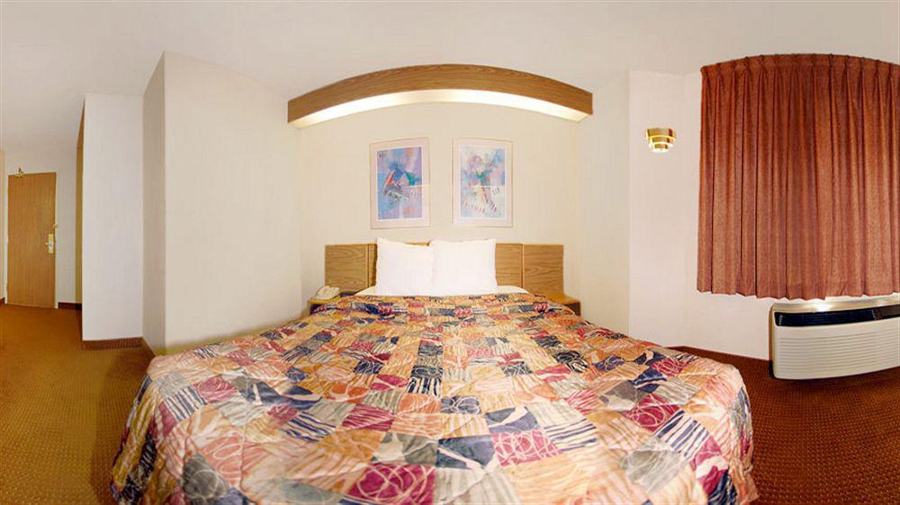 Baymont By Wyndham Pueblo Hotel Eksteriør billede