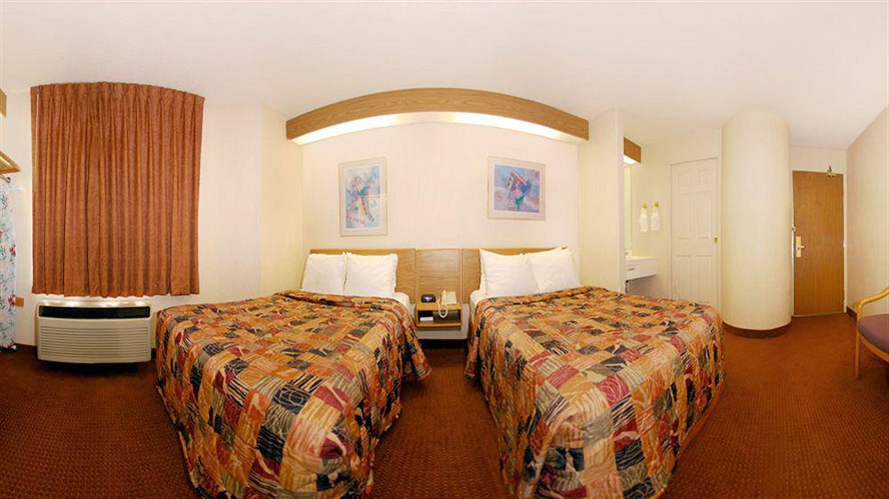 Baymont By Wyndham Pueblo Hotel Eksteriør billede